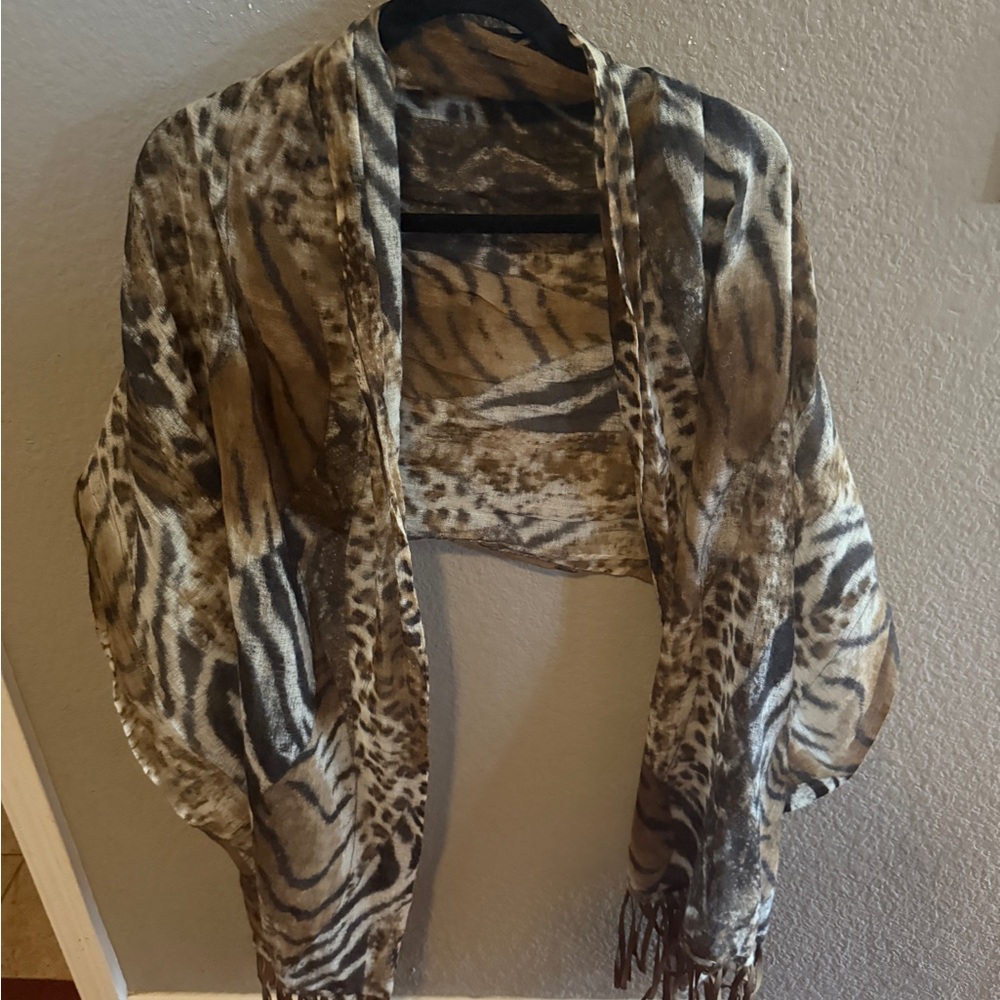 Lulla Collection by Bindya 100% Fine Wools Scarf - 73 x 25 animal print w/fringe